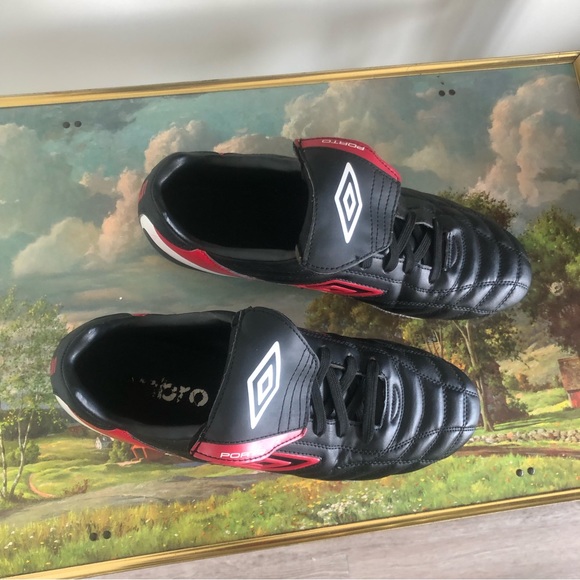 Umbro Porto Outdoor Soccer Cleats - Picture 3 of 9